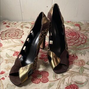 Steven Madden Leopard Print Animal Hair Scolloped Leather Peep Toe Heels Gold